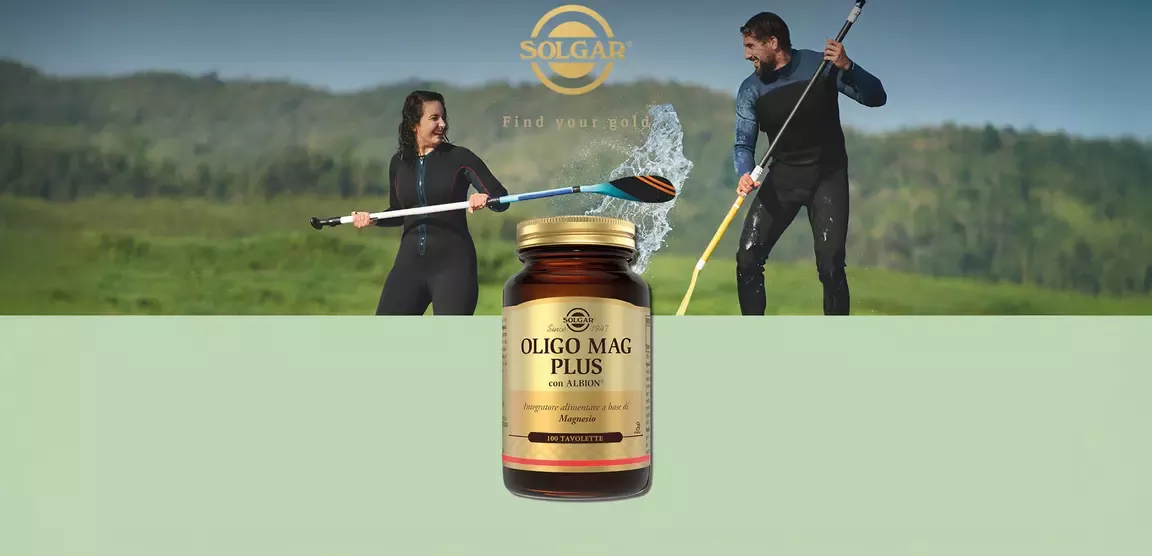Integratore Solgar Oligo Mag Plus con attività outdoor e benessere fisico sullo sfondo